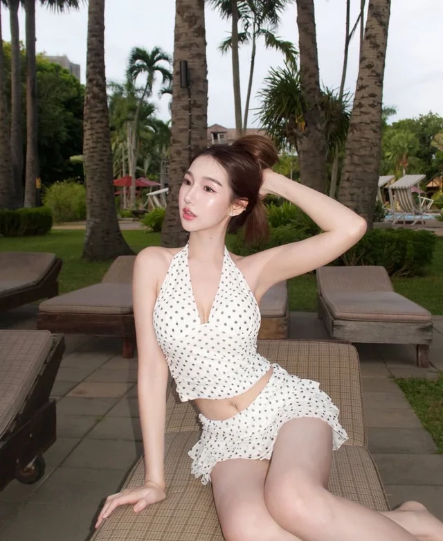 Arisa – เซ็ตทูพีซลายจุดขาวน่ารัก แซ่บหวาน ลุคคาเฟ่ Two-Piece Set thumbnail 2