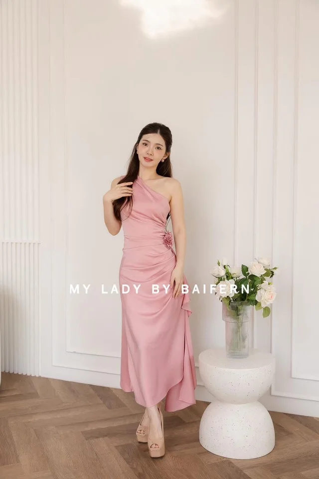 My Lady by Baifern – เดรสยาวไหล่เดียวสีชมพู 1