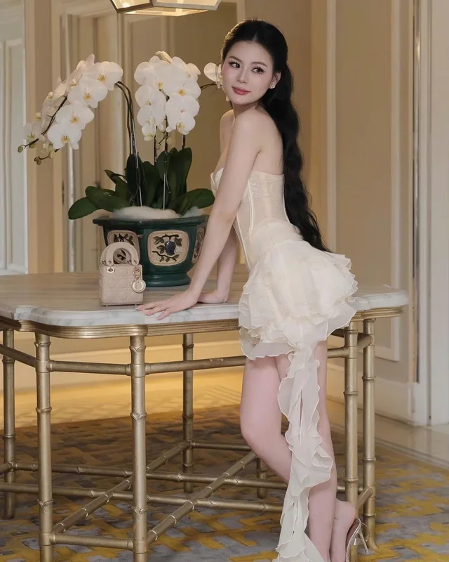 Ivory Corset Mini Dress (No.201) thumbnail 4
