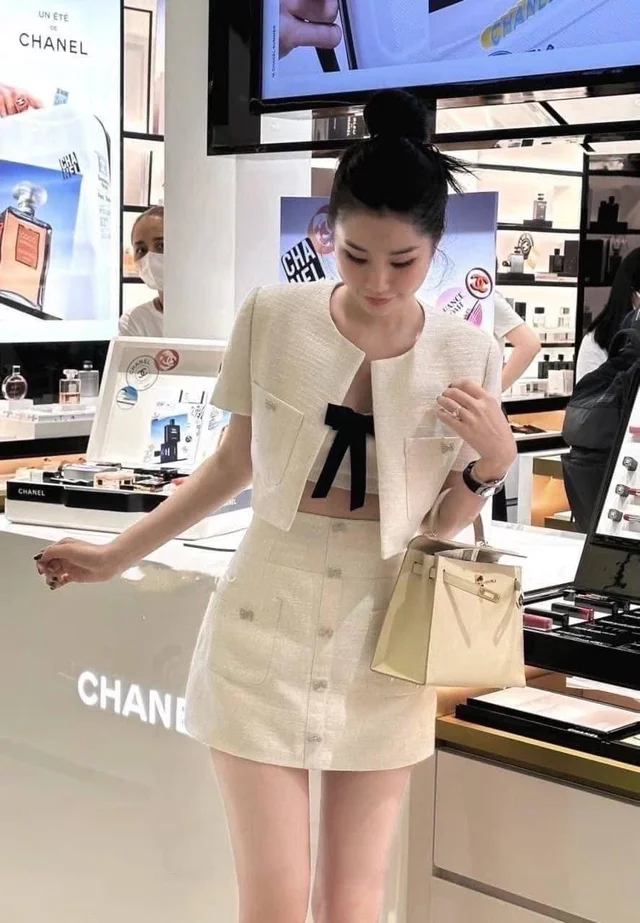 เซ็ตทวีตสีครีม โบว์ดำสไตล์คุณหนูหรู thumbnail 4