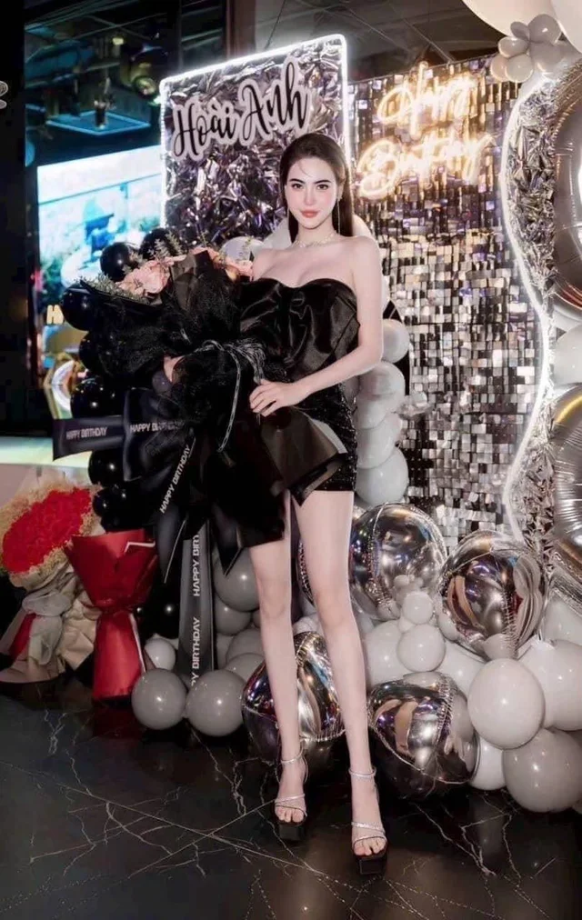 Black Ribbon Bow เดรสโบว์ดำหรูเรียบแพง (alternate)