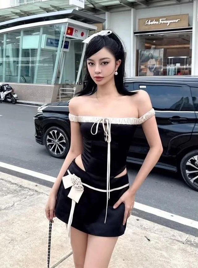 เดรสเปิดไหล่ดำสุดแซ่บ สไตล์คุณหนูสายแฟ