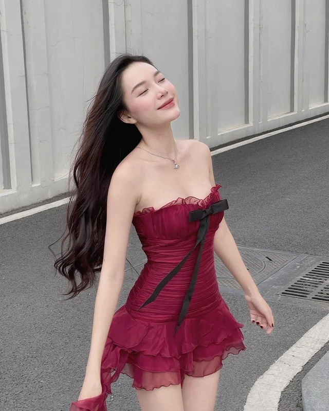 เดรสคอร์เซ็ตแดงไวน์ แซ่บหรู thumbnail 2