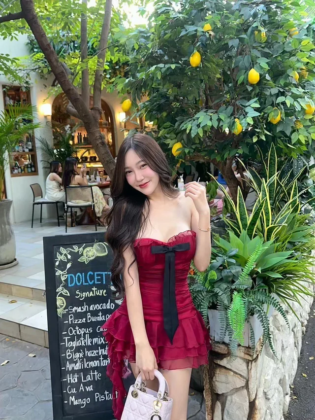 เดรสคอร์เซ็ตแดงไวน์ แซ่บหรู