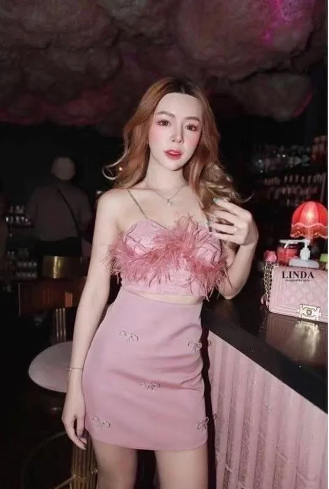 เซ็ตเดรสขนนกชมพูหวานแซ่บ