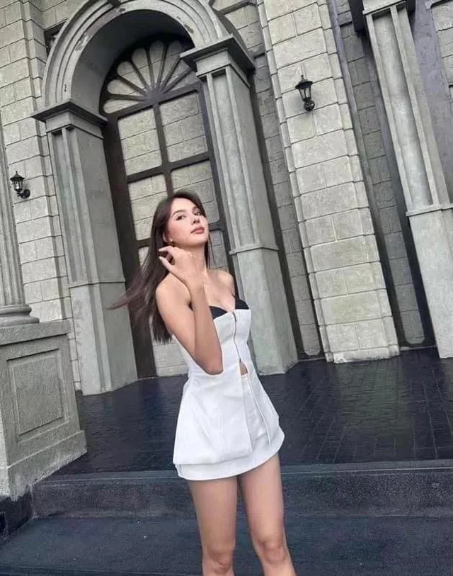 เดรสเกาะอกซิปกลาง ขาว-ดำ สวยเท่ thumbnail 4