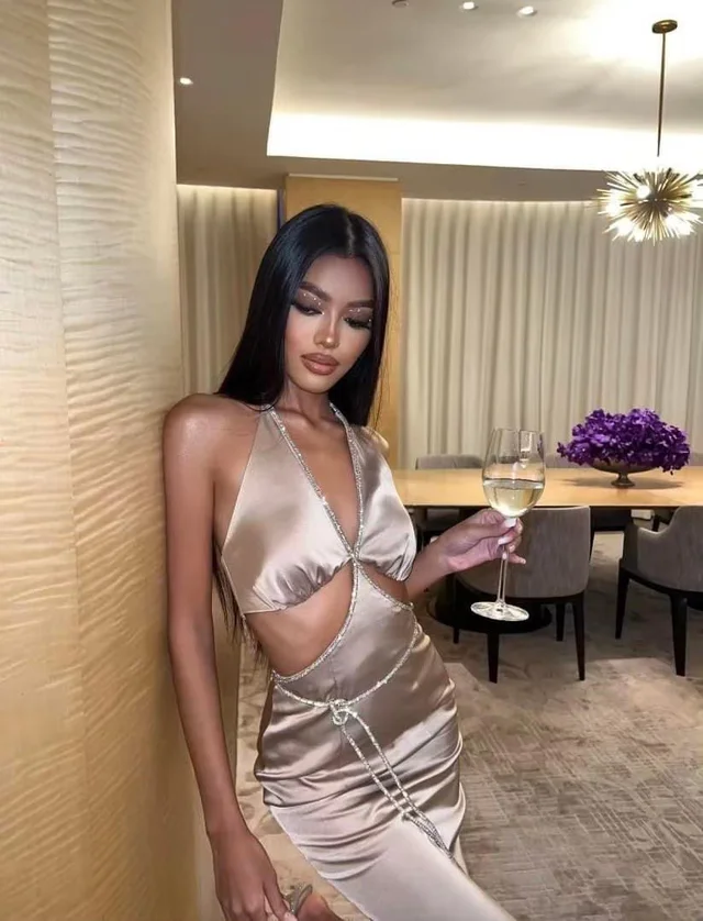 Elegant Chain Satin Dress thumbnail 2