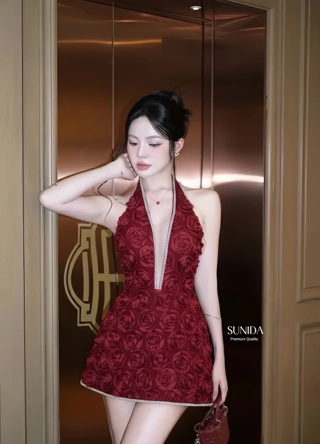 เดรสสั้นลูกไม้แดงไวน์หรูหราเซ็กซี่