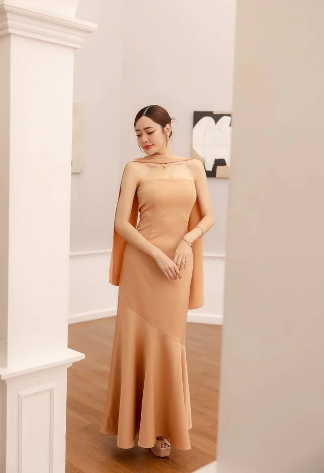 เดรสยาวโทนแชมเปญหรู Elegant Evening Dress 1