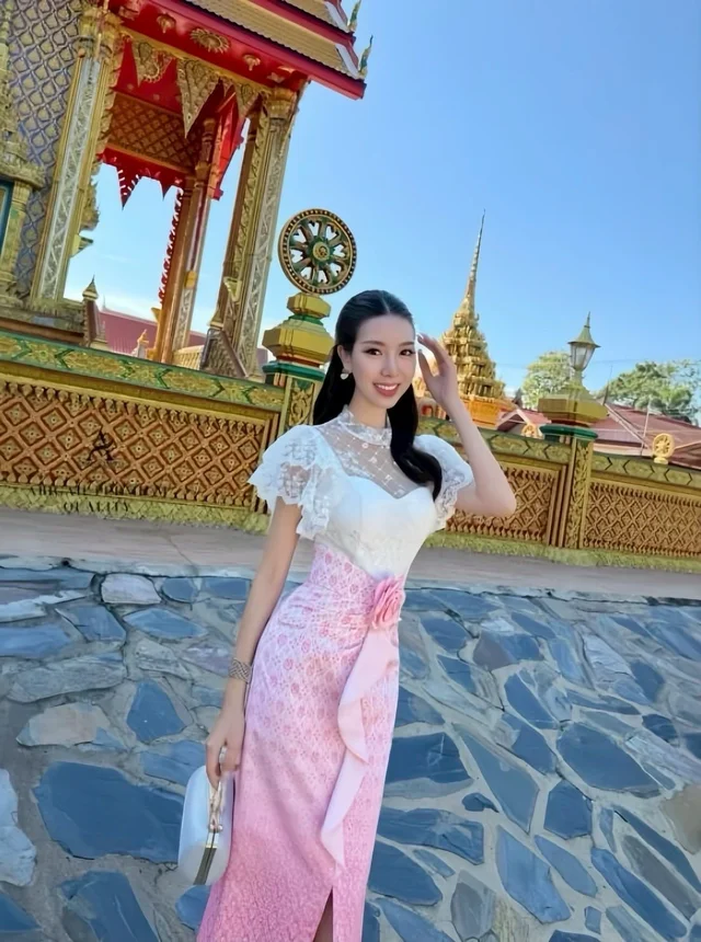 ชุดไทยประยุกต์โทนชมพูขาวลุคหวานสุภาพ เดรสยาว (alternate)
