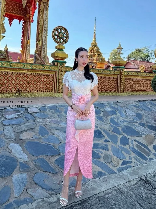 ชุดไทยประยุกต์โทนชมพูขาวลุคหวานสุภาพ เดรสยาว