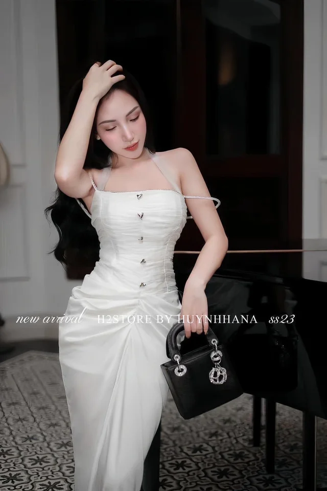 H2Store by Huynh Nhan เดรสขาวลุคหรูแซ่บ Elegant Long Dress ชุดเวียดนาม 1