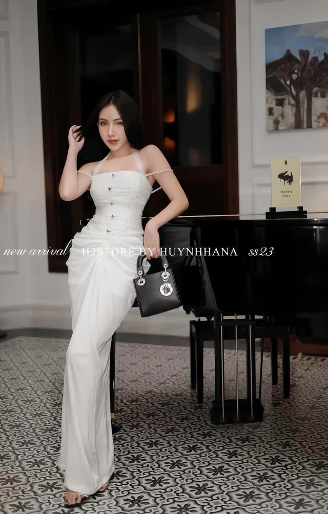 H2Store by Huynh Nhan เดรสขาวลุคหรูแซ่บ Elegant Long Dress ชุดเวียดนาม thumbnail 4