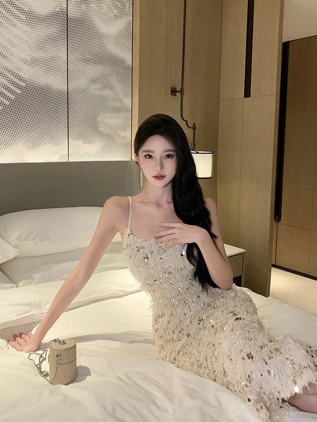 เดรสดอกไม้ขาวหวานหรู Floral White Elegant Dress thumbnail 4