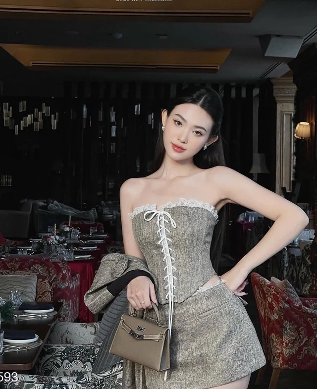 เดรสเซ็ตทูพีซคอร์เซ็ตเทาน้ำตาลสวยหรู Two-Piece Elegant Set thumbnail 2