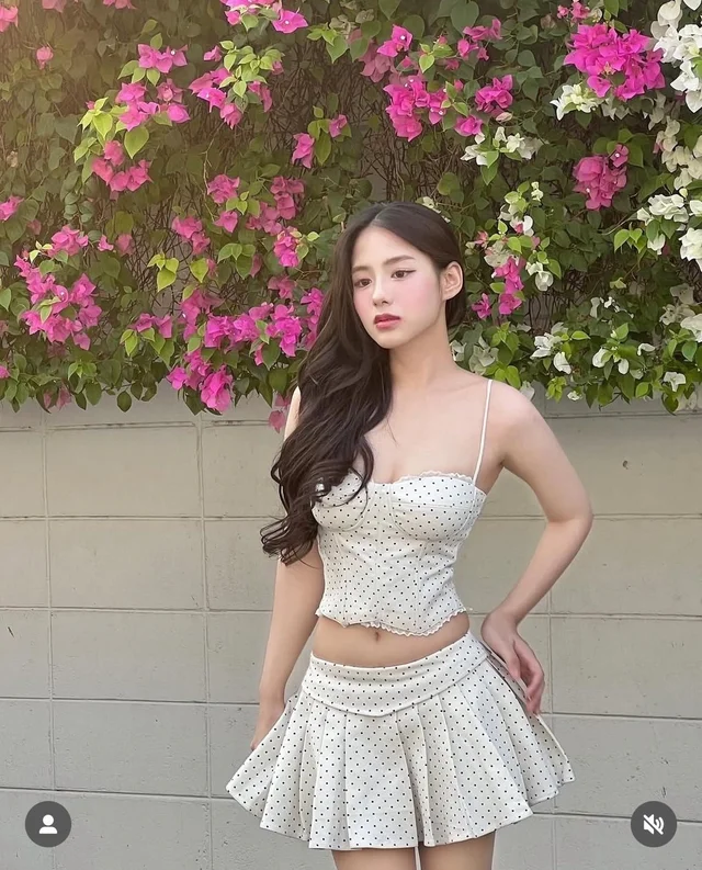 เดรสเซ็ตทูพีซลายจุดขาวสวยน่ารัก Two-Piece Polka Dot Set