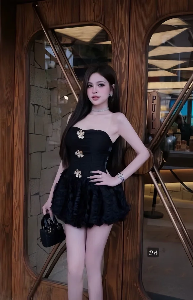 เดรสเกาะอกสีดำแซ่บหรู Butterfly Mini Dress (alternate)