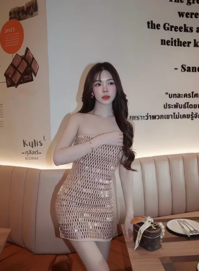 เดรสเกาะอกโทนทองหรูแซ่บ Mini Dress (alternate)