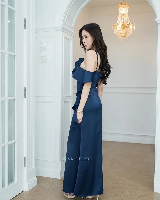 เดรสยาวน้ำเงินหรู สไตล์เรียบหวาน thumbnail 4