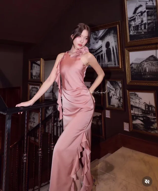 เดรสยาวชมพูหวานหรู สไตล์เรียบแพง thumbnail 4