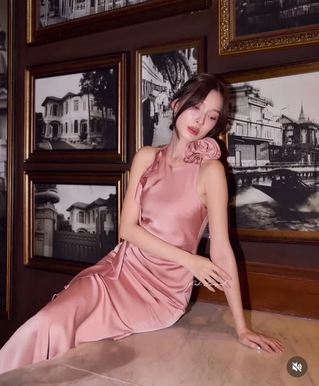 เดรสยาวชมพูหวานหรู สไตล์เรียบแพง (alternate)
