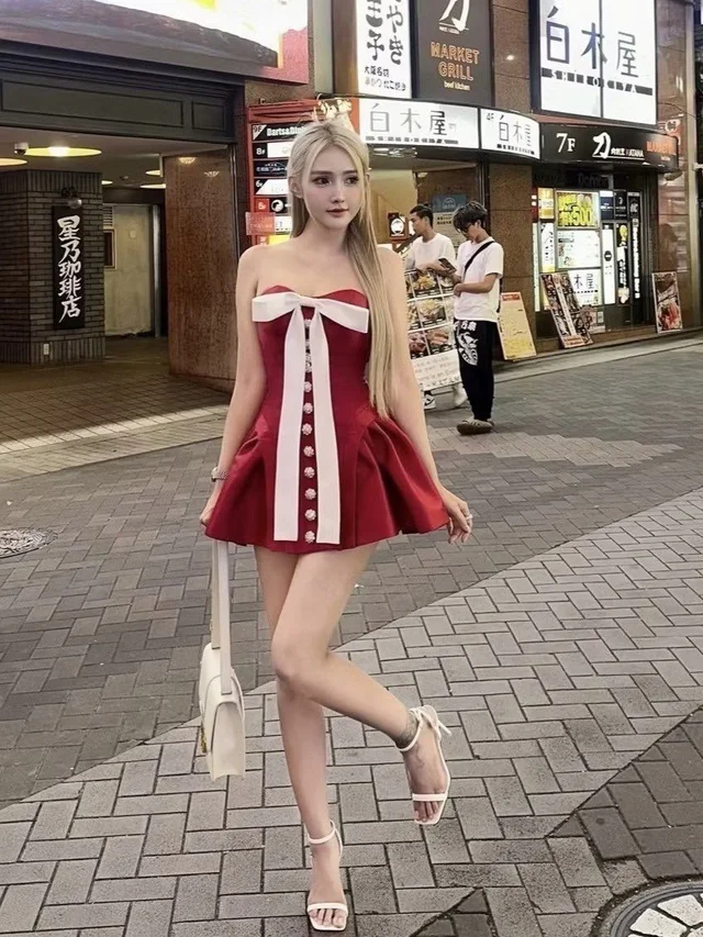 เดรสเกาะอกแดงแซ่บ สไตล์เจ้าหญิงแฟชั่น thumbnail 4