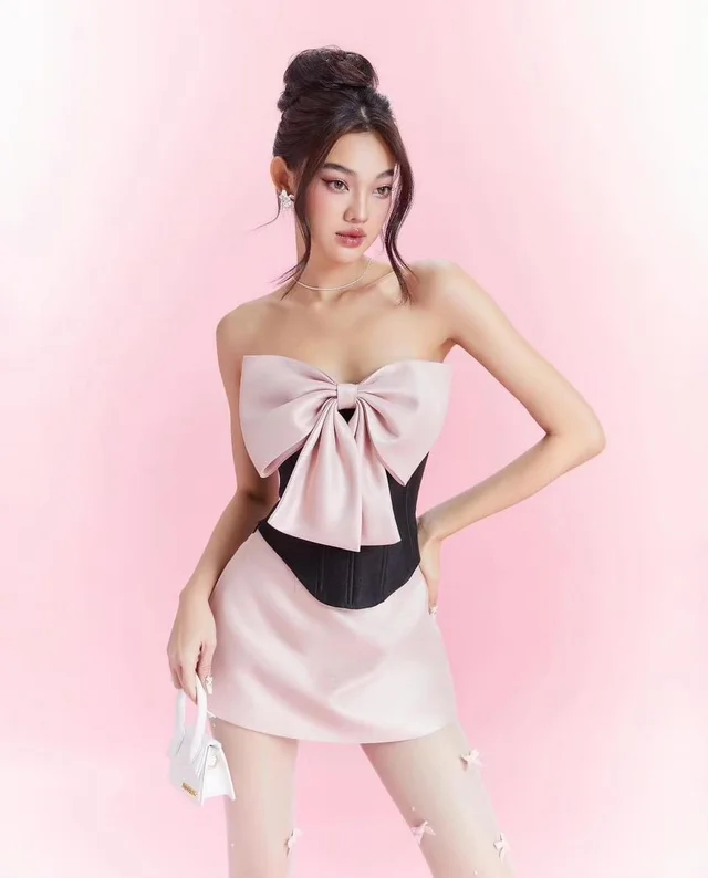 ชุดเซ็ตโบว์ชมพูแซ่บ สไตล์หวานซ่อนเปรี้ยว
