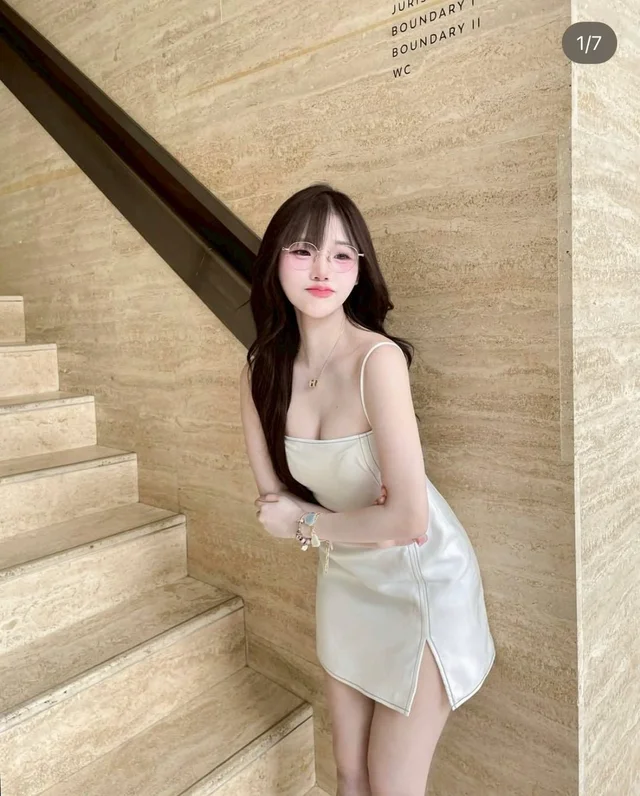 เดรสขาวหรู เรียบแพง มินิมอล (alternate)