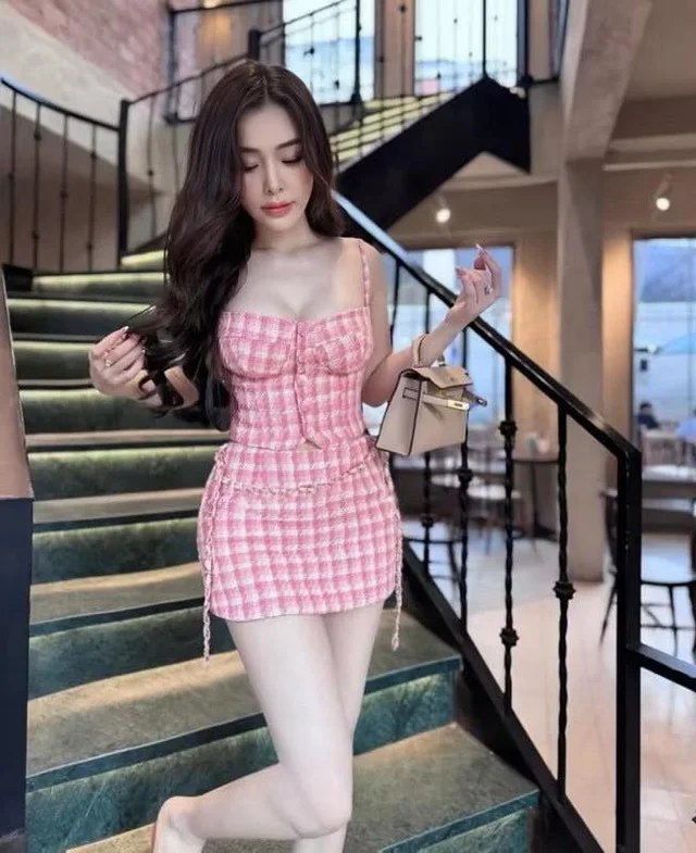 เดรสสายเดี่ยวลายทวีดชมพูแซ่บ Mini Dress thumbnail 4