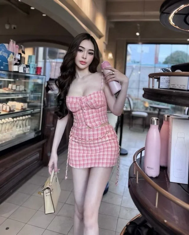 เดรสสายเดี่ยวลายทวีดชมพูแซ่บ Mini Dress thumbnail 2