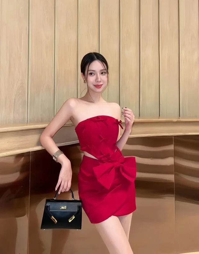 เดรสเกาะอกสีแดงแซ่บหรู Mini Dress (alternate)