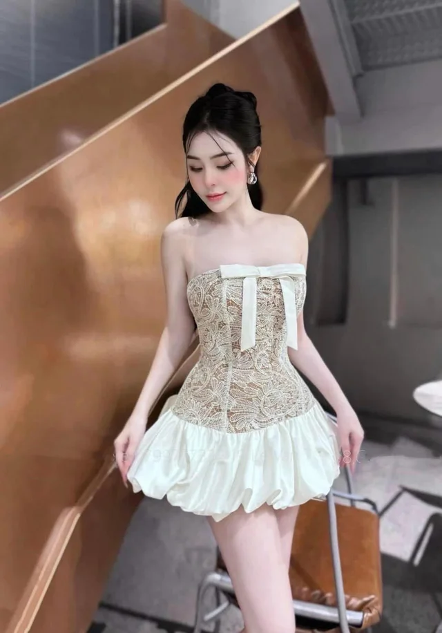 เดรสเกาะอกลายลูกไม้ทองหวานหรู Mini Dress thumbnail 2