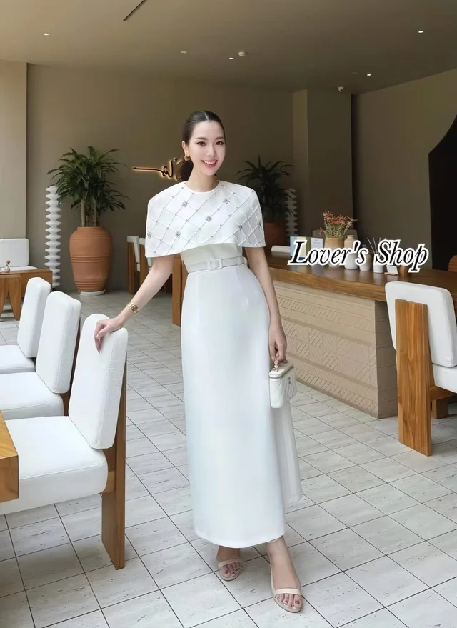 เดรสยาวสีขาวสุภาพหรู Long Dress (alternate)
