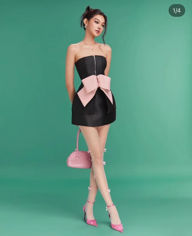 เดรสเกาะอกสีดำโบว์ชมพูแซ่บหรู Mini Dress