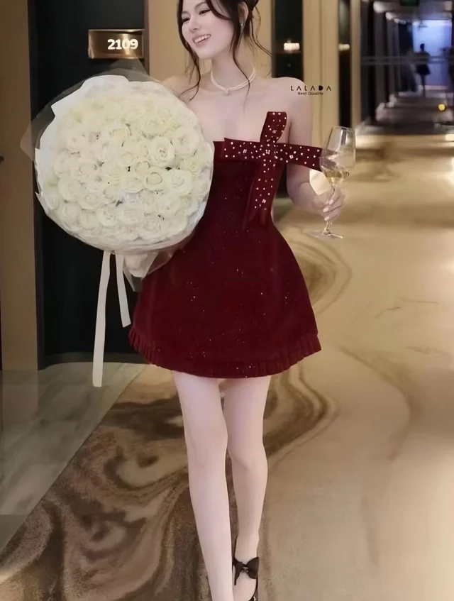 LALA – เดรสเกาะอกสีไวน์แดงแซ่บหรู Mini Dress thumbnail 4