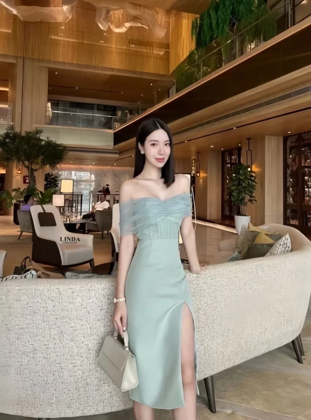 LINDA – เดรสเปิดไหล่สีเขียวมิ้นต์หวานหรู Midi Dress (alternate)