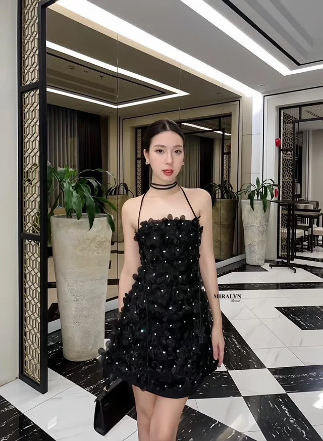 MIRALYN เดรสสายเดี่ยวสีดำแซ่บหรู Mini Dress