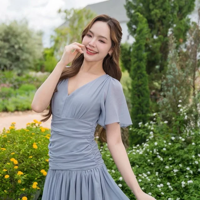 เดรสยาวสีเทาฟ้าหวานสุภาพ Long Dress (alternate)