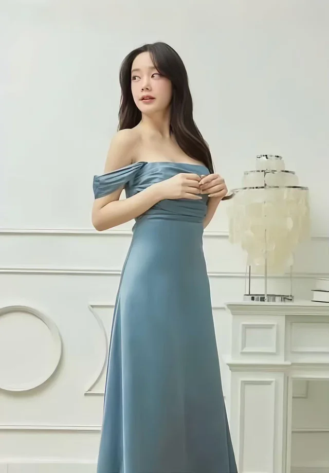 เดรสยาวฟ้าอมเขียวเรียบหรู Elegant Long Dress (alternate)