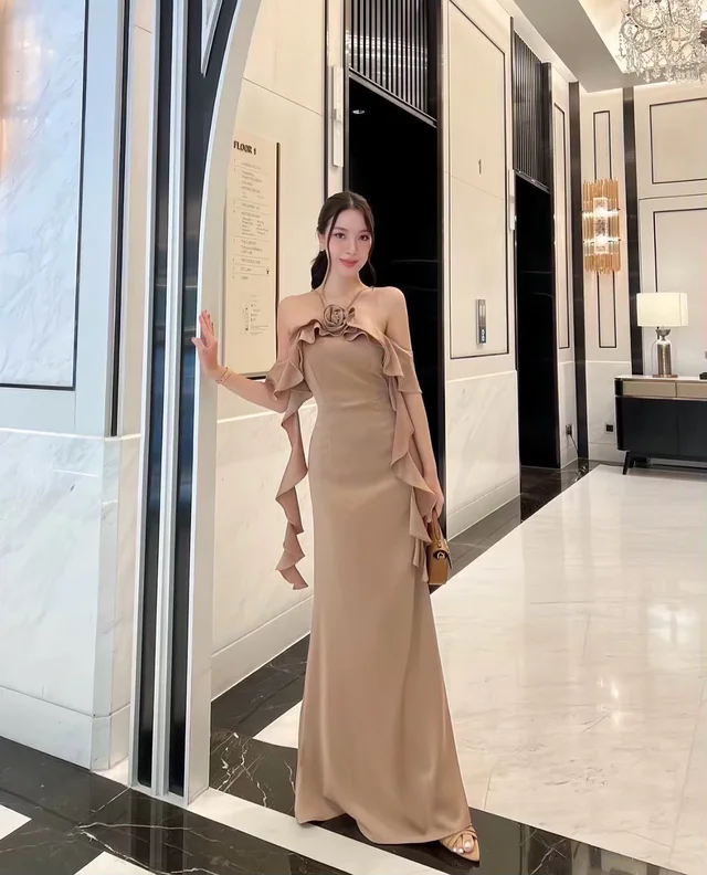เดรสยาวน้ำตาลนู้ดหรูสุภาพ Elegant Nude Brown Long Dress thumbnail 2