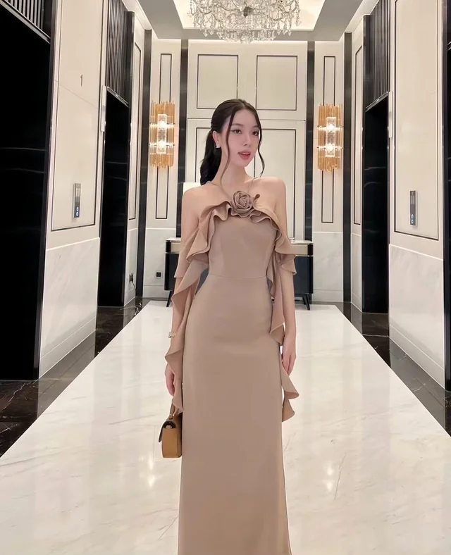 เดรสยาวน้ำตาลนู้ดหรูสุภาพ Elegant Nude Brown Long Dress thumbnail 4