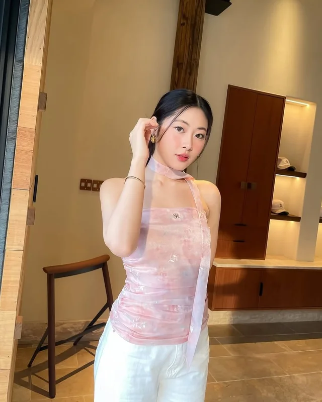 เสื้อเกาะอก Sister rrr สีชมพู พร้อมผ้าผูก (alternate)