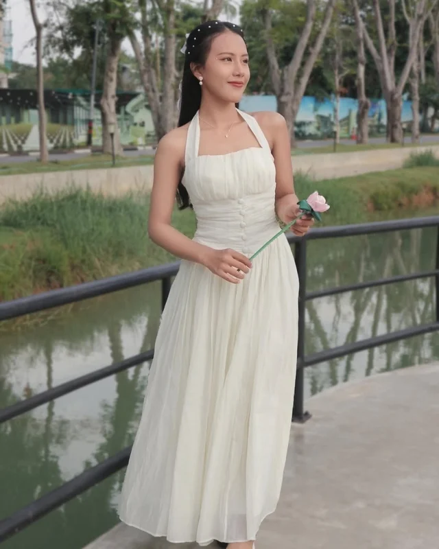 Bellin Closet เดรสยาว halter สีครีม thumbnail 2