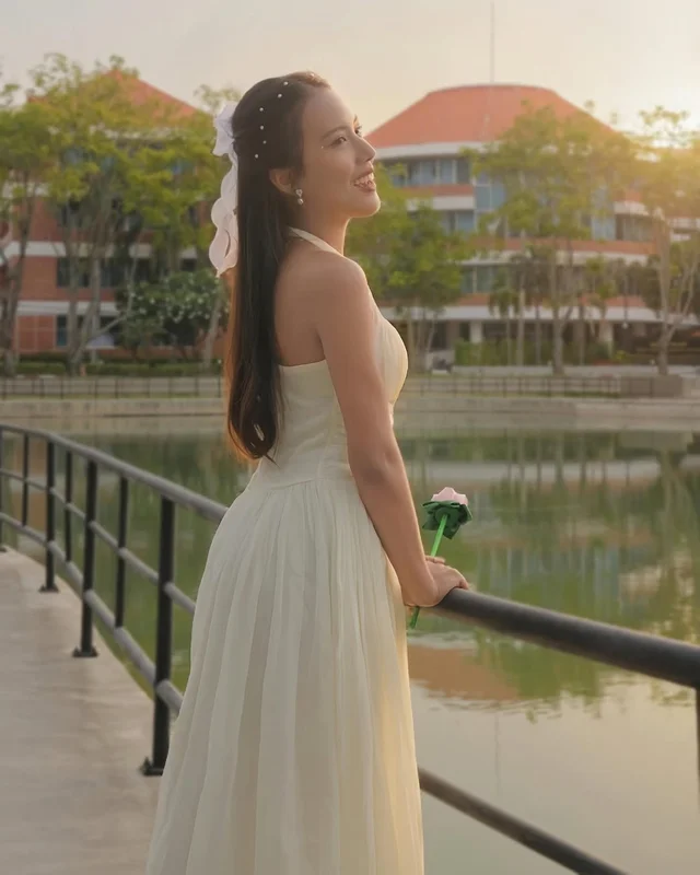 Bellin Closet เดรสยาว halter สีครีม (alternate)