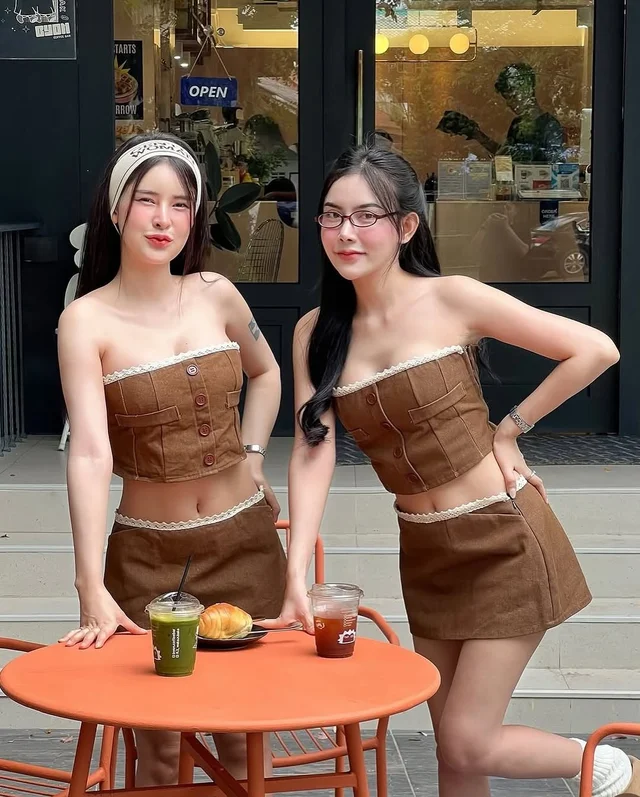 Twogirls ชุดเซ็ตเสื้อเกาะอกและกระโปรงสั้น C27 (alternate)