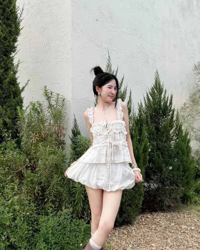 Suwimol ชุดเซ็ตเสื้อระบายและกางเกงบอลลูน A40 thumbnail 2