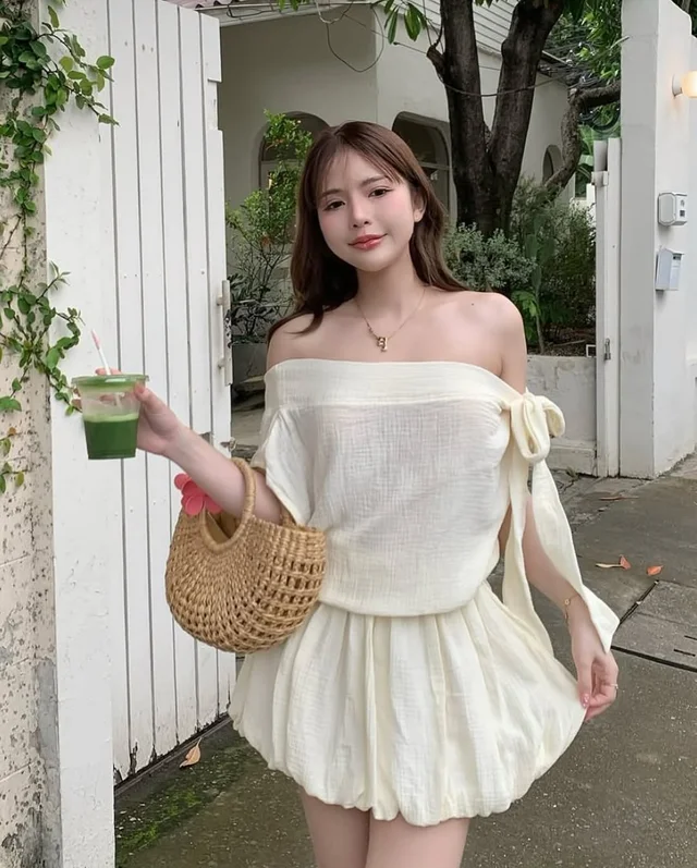 Everyday เดรสสั้นเปิดไหล่กระโปรงบอลลูน A39 (alternate)
