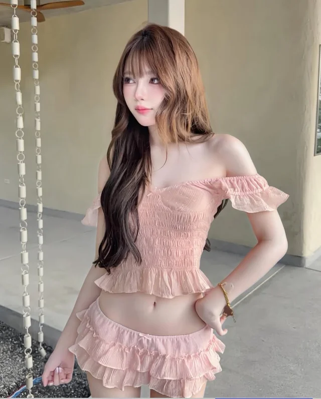 Girls on runway ชุดเซตปาดไหล่สีชมพู (alternate)