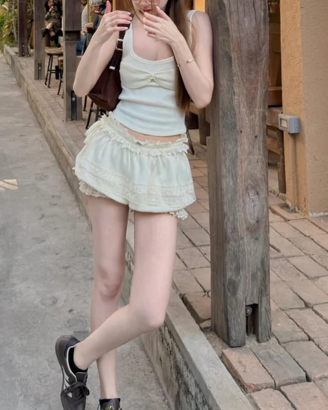 Unigam ชุดเซตเสื้อกล้ามและกางเกงขาสั้นสีครีม thumbnail 3