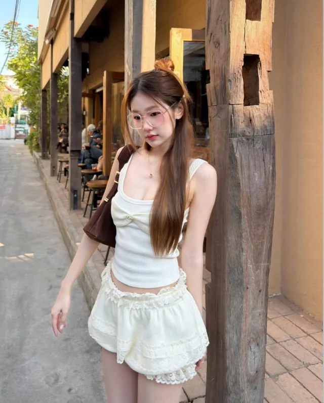 Unigam ชุดเซตเสื้อกล้ามและกางเกงขาสั้นสีครีม (alternate)